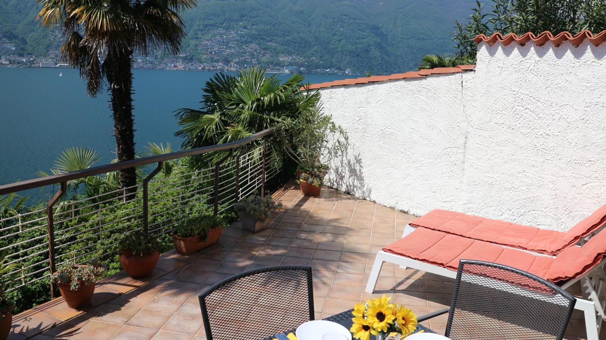 Casa Roccia Apartment Pino Lago Maggiore Luaran gambar