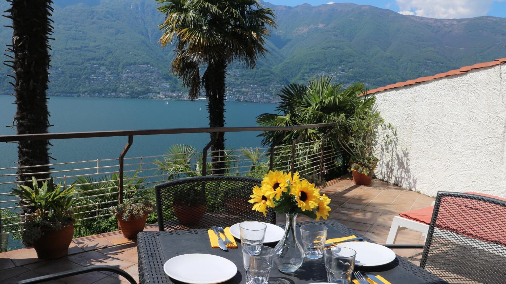 Casa Roccia Apartment Pino Lago Maggiore Luaran gambar