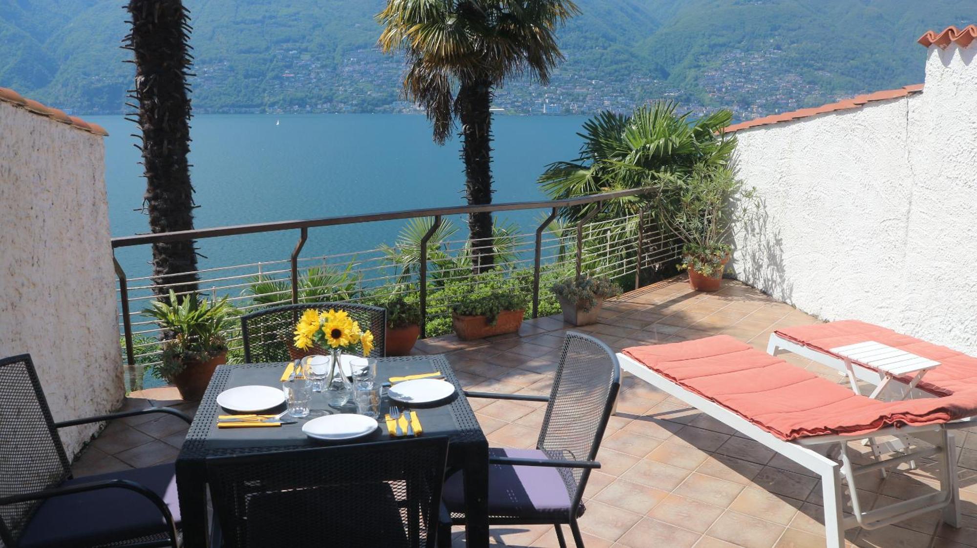 Casa Roccia Apartment Pino Lago Maggiore Luaran gambar